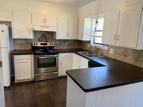 3rd image of 2327 Tiffany Dr