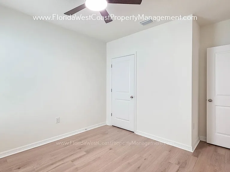 2836 Greenleaf Ter — Photo 30