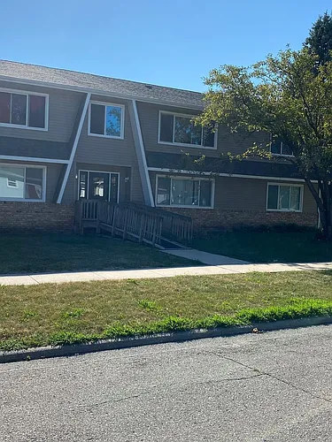 425 Colby Rd Photo 1