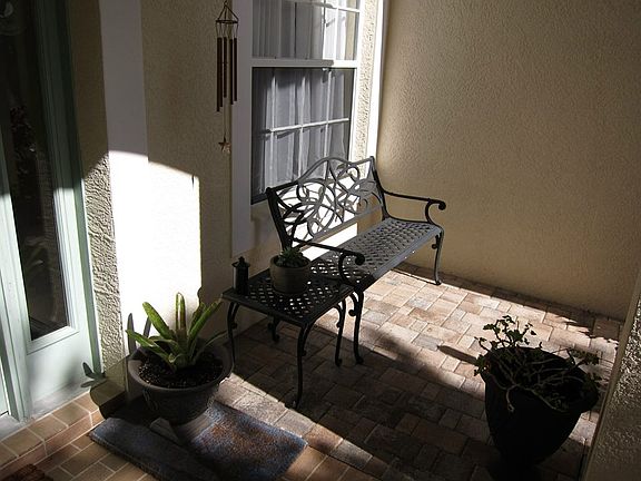 3rd image of 1678 Heritage Oaks Ct