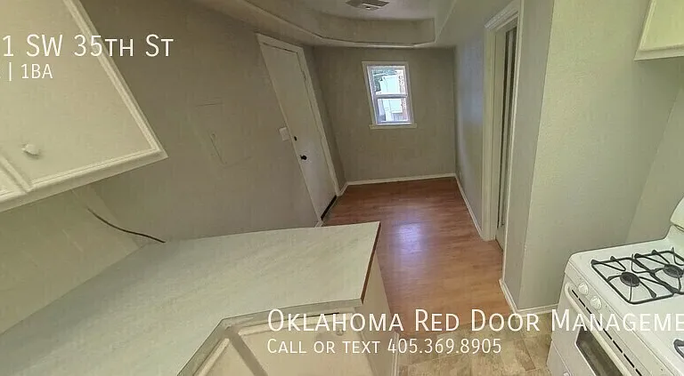 521 SW 35th St — Photo 2