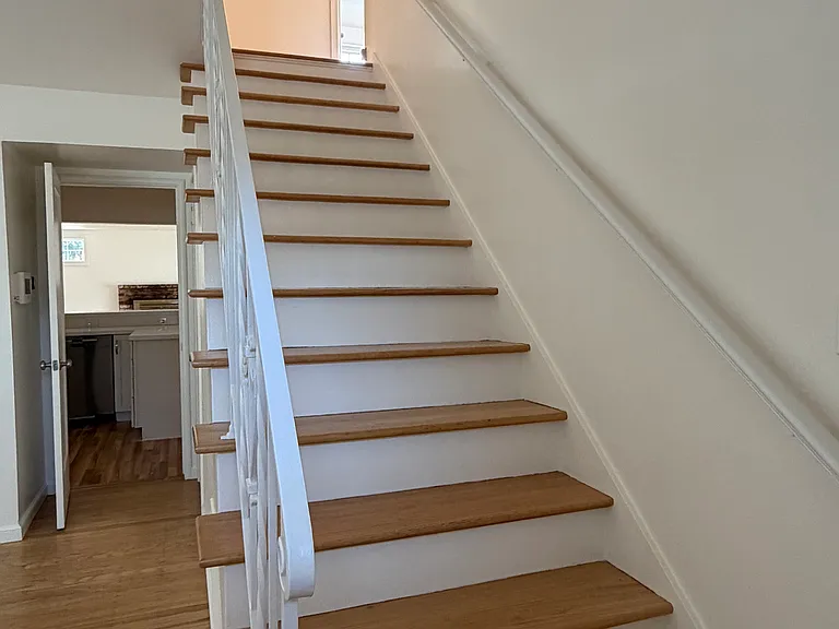 1812 Harding Ct — Photo 14