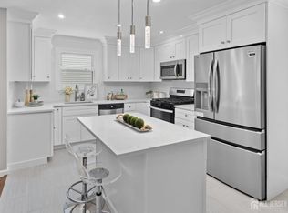 27 Davids Ct, Dayton, NJ 08810