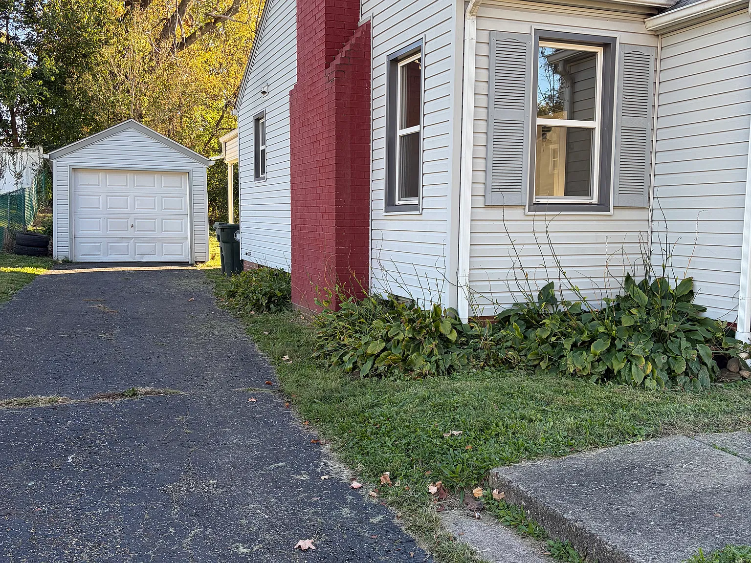 3 bed, $1,120 — Photo 2