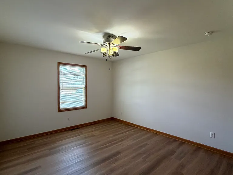6387 Amanda Dr — Photo 9