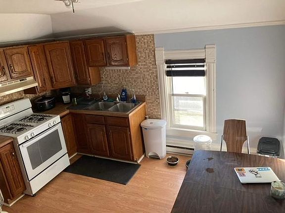 3rd image of 1023 N Seminary Ave APT 5