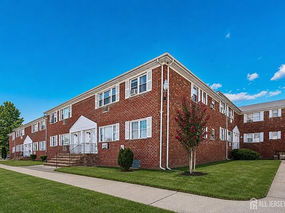 2nd image of 43 Gramercy Gdns #B