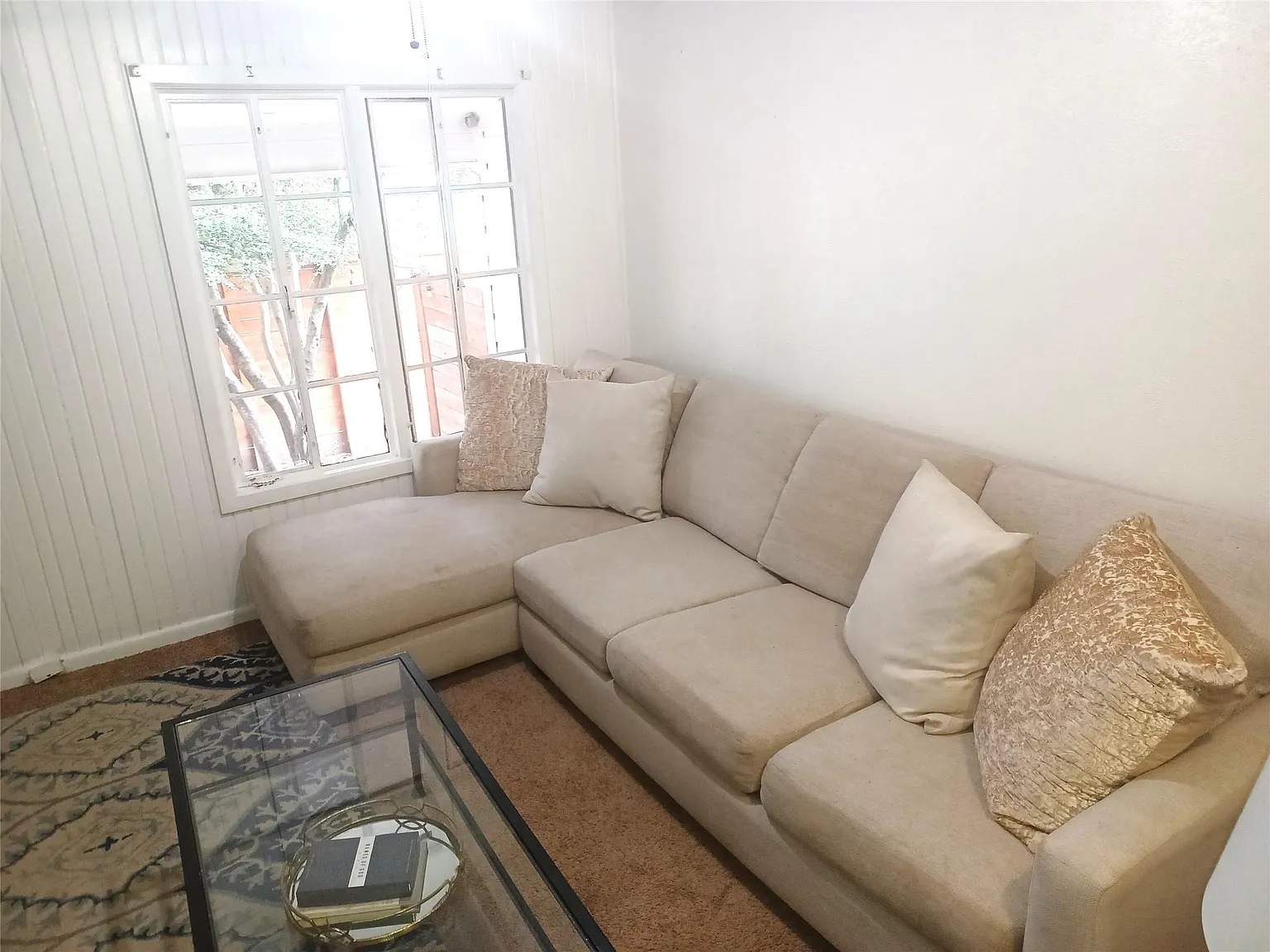 2 bed, 1.0 bath, 735 sqft, $1,850 — Photo 3