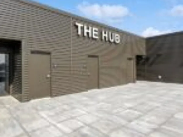 The Leo at the Hub Apartments — Photo 4