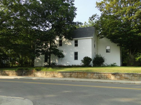 145 S Jackson St APT 3