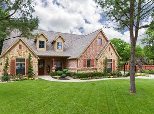 105 Woodbine Ct, Burleson, TX 76028