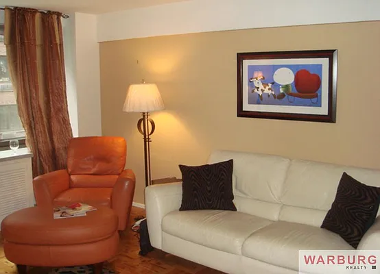 Rented by Warburg | media 18