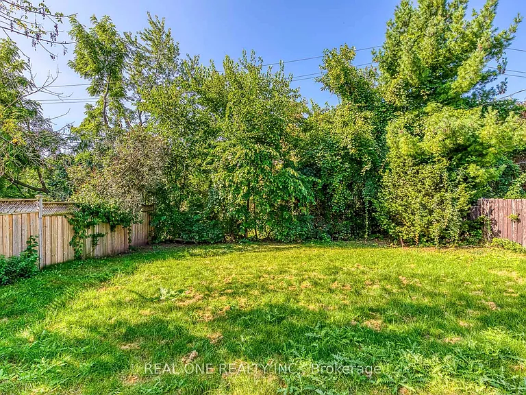 604 Bridle Wood — Photo 36