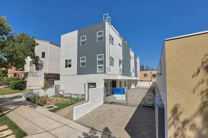 3 bed, 3.0 bath, $4,395 — Photo 1