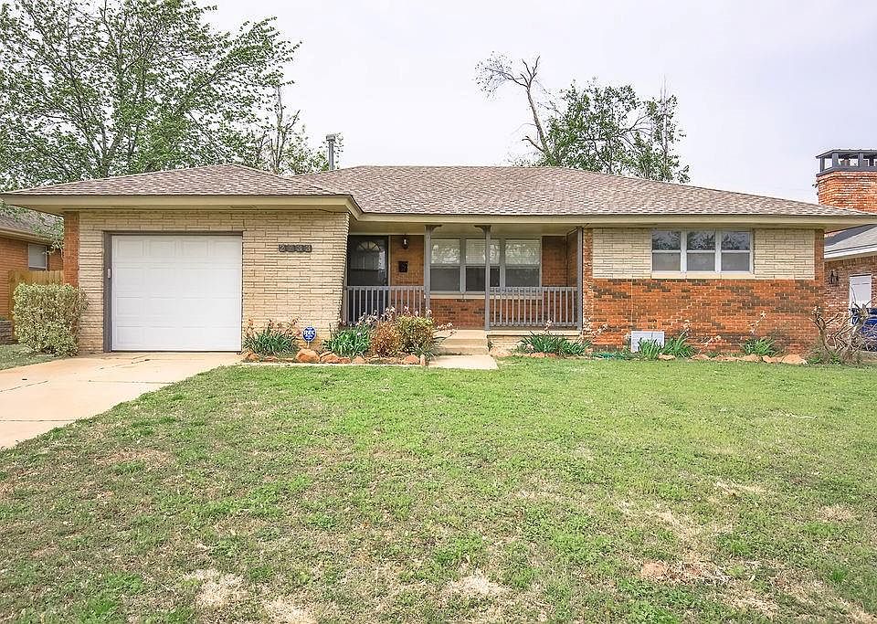 1st image of 2733 Lakeside Dr