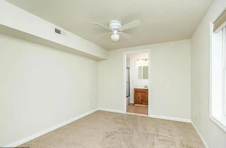 718 S Port St — Photo 14