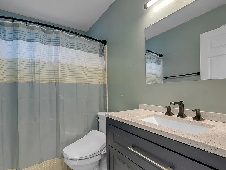 4916 Heathe Dr — Photo 12