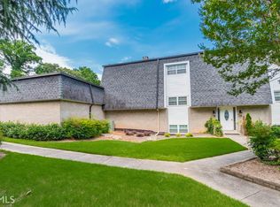 5445 Chemin De Vie, Sandy Springs, GA 30342