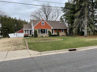 2648 Geranium Ave E, Maplewood, MN 55119
