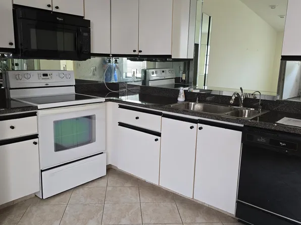6128 Kings Gate Circle, Delray Beach, FL 33484