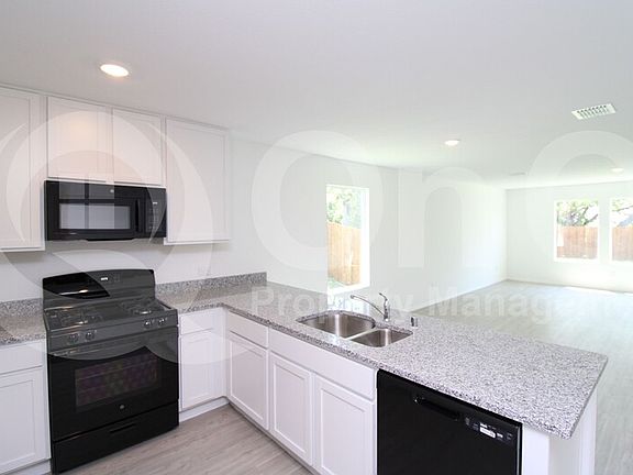 5th image of 1905 Ashland St