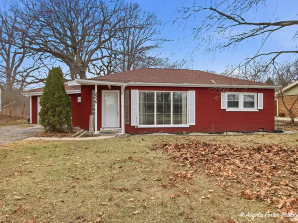 2936 Witchwood Ln, Waukegan, IL 60087