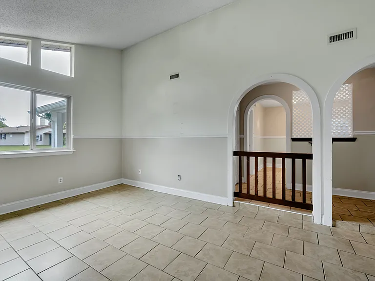 932 Fern Ridge Rd — Photo 5