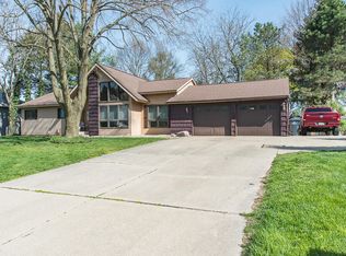 6635 Woodlea Dr, Kalamazoo, MI 49048