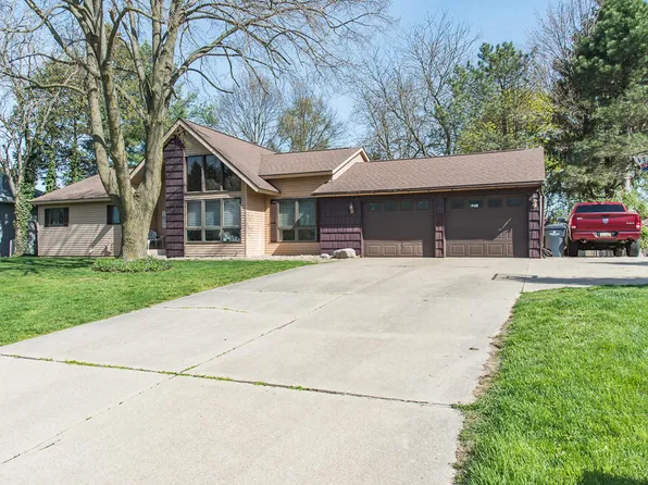 6635 Woodlea Dr, Kalamazoo, MI 49048