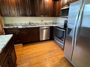 1103 S 19th St #2S, Lincoln, NE 68502