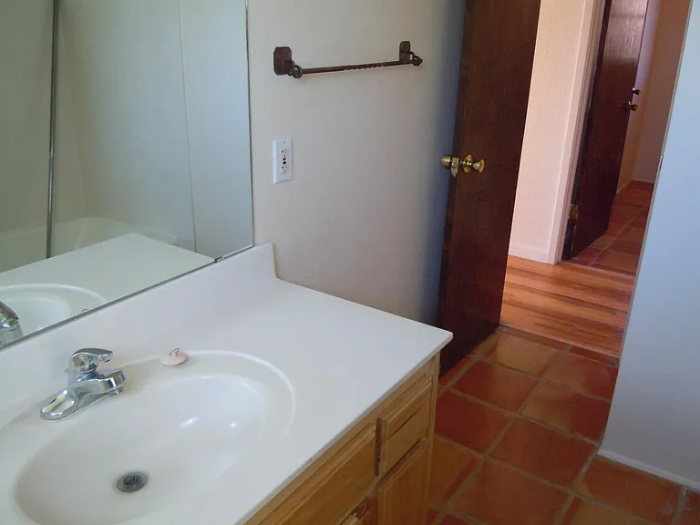1800 Vassar Dr NE #D — Photo 7