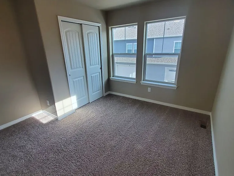 2421 Ridge Top Dr #5 — Photo 38