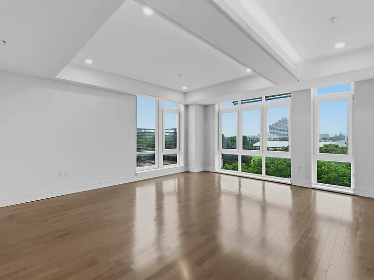 262 Monsignor Obrien Hwy #605 — Photo 12