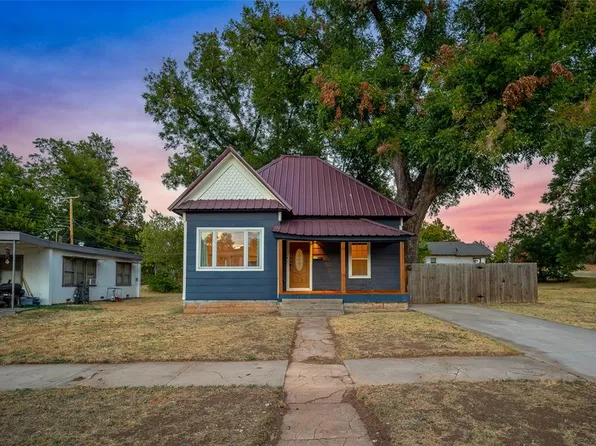 623 S 8th St, Chickasha, OK 73018