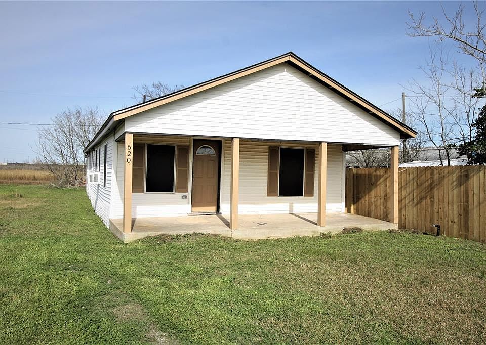 1st image of 620 S Avenue G