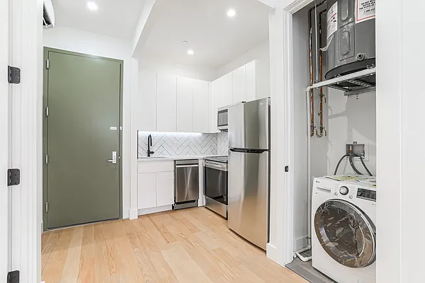 Rented by Yup Realty LLC | media 6