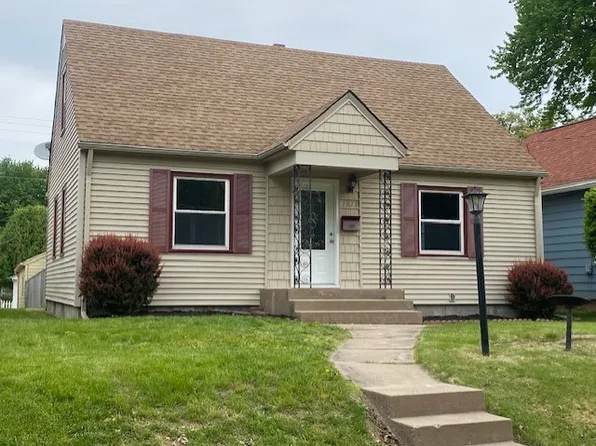 2927 13th Ave, Moline, IL 61265