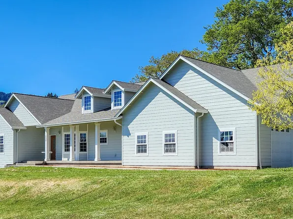 135 Marys View Rd, Roseburg, OR 97471
