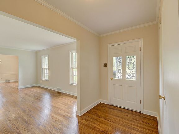 2nd image of 1225 Estate Dr