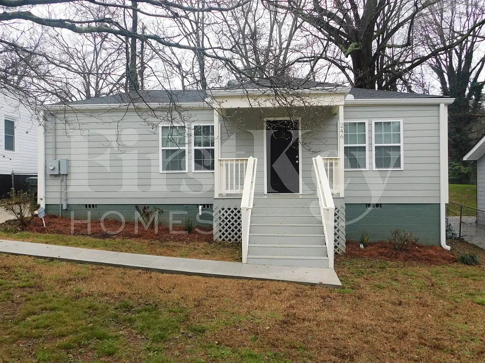 246 Maple St