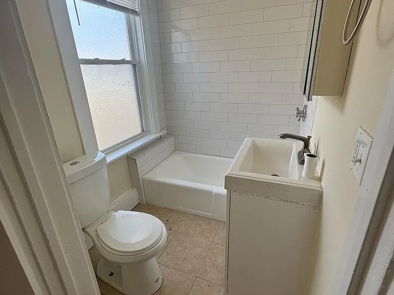 10-28 Centennial Pl — Photo 13