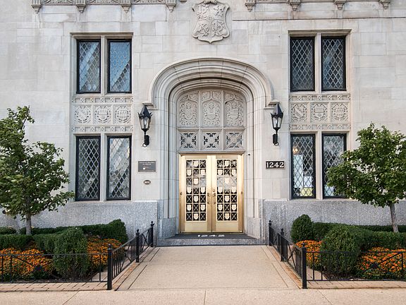2nd image of 1242 N Lake Shore Dr #10S