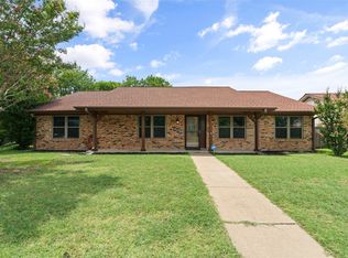 909 Fair Oaks Dr, Garland, TX 75040