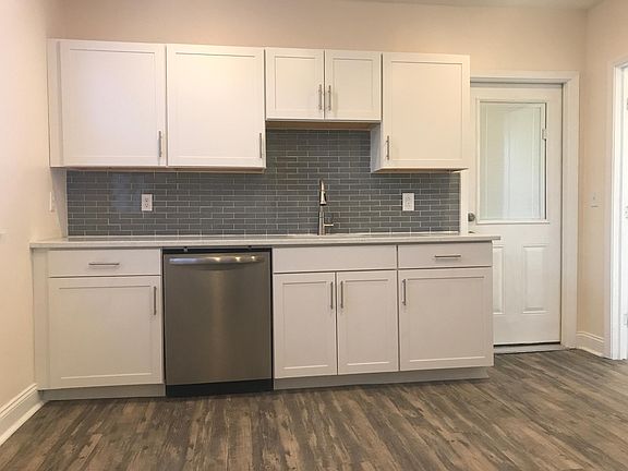 4th image of 412 Hawley Ave