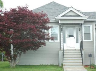 1110 Brayton Ave, Somerset, MA 02726