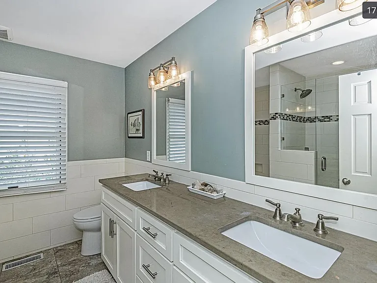 806 Carolina Blvd — Photo 12