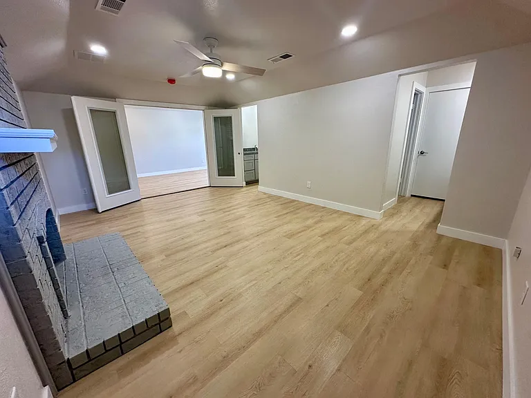 2922 Berkshire Dr — Photo 13