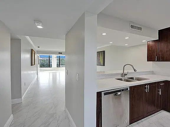 1512 Whitehall Dr #303 — Photo 11