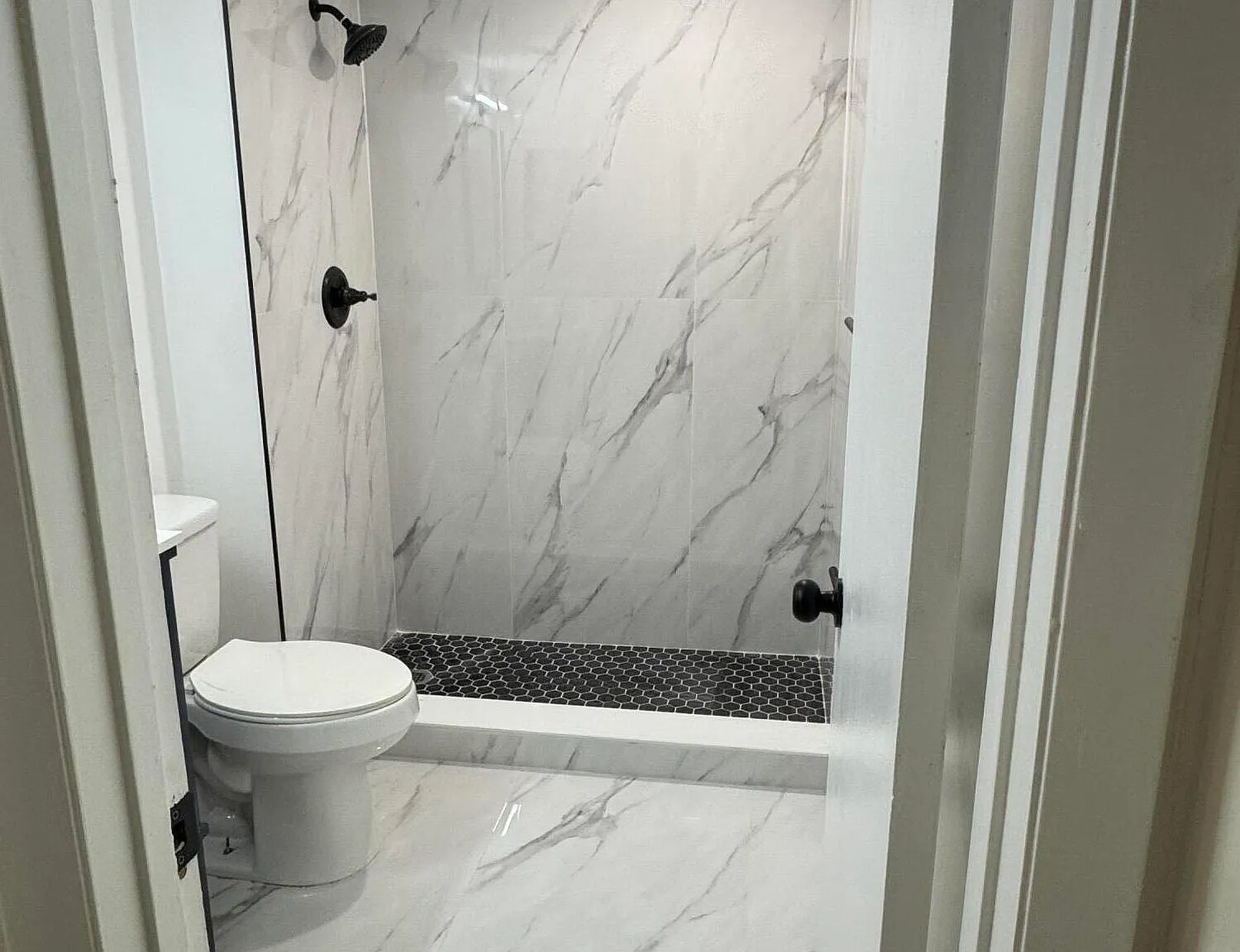 2 bed, 2.0 bath, 949 sqft, $2,050 — Photo 1