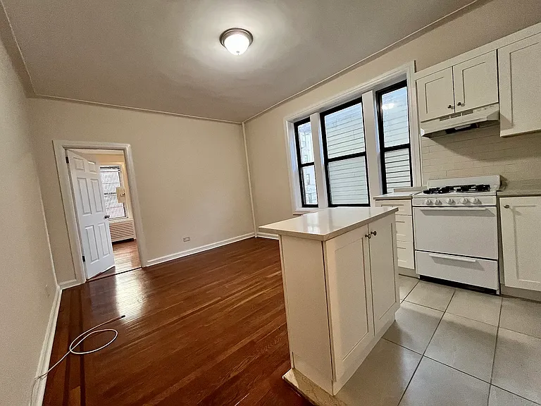 3752 62nd St #2B — Photo 3